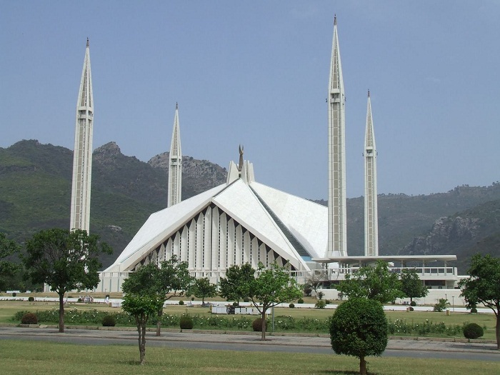 10 Faisal Mosque