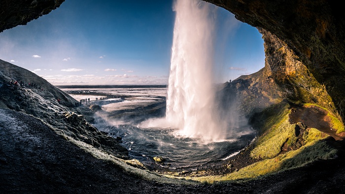 10 Seljalandsfoss