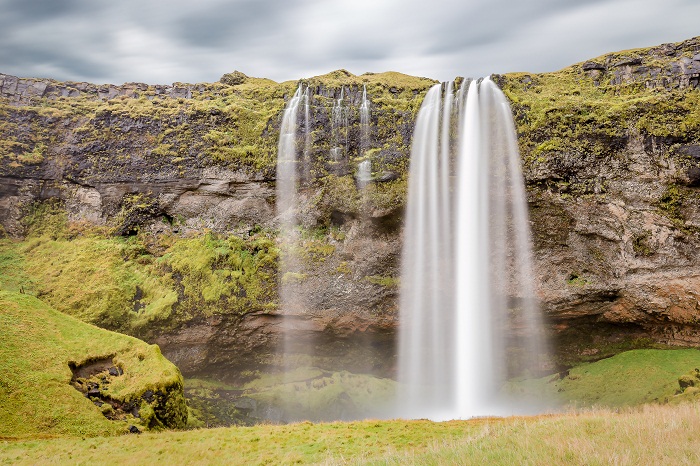 4 Seljalandsfoss