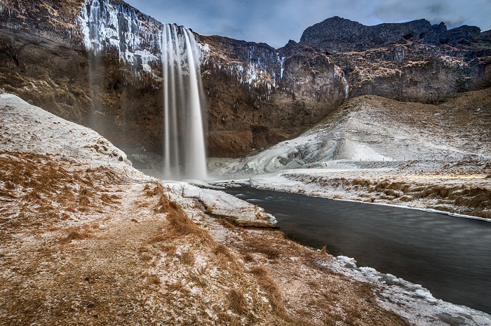 9 Seljalandsfoss