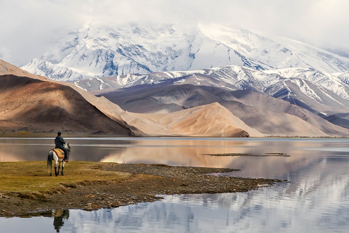 6 Lake Karakul