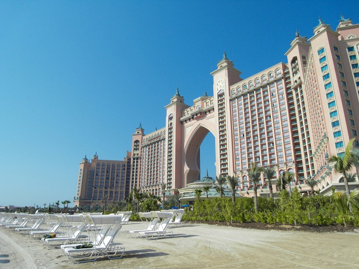 8 Atlantis Palm