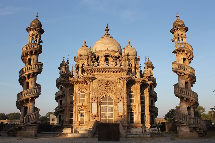 1 Mahabat Maqbara