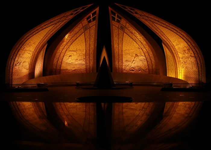 10 Pakistan Monument