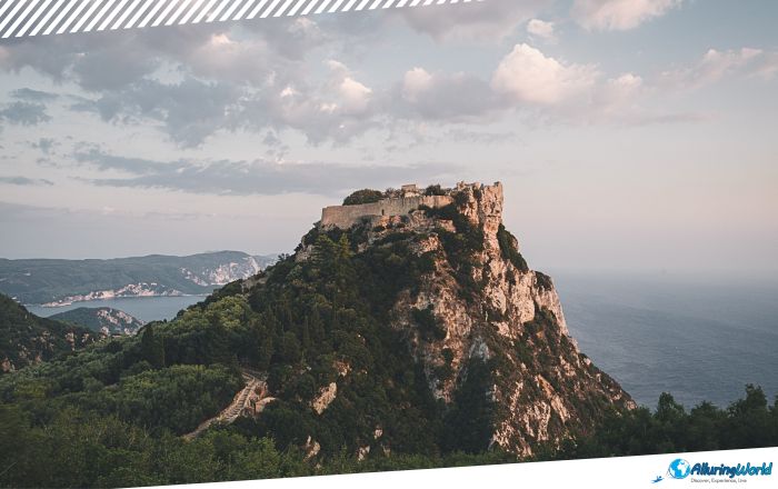 1 Angelokastro in Greece