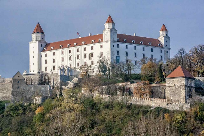 18 Bratislava Castle
