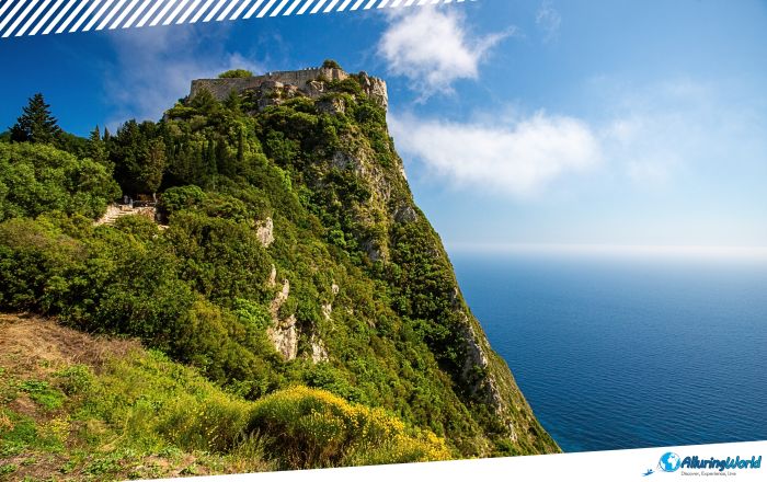 3 Angelokastro in Greece