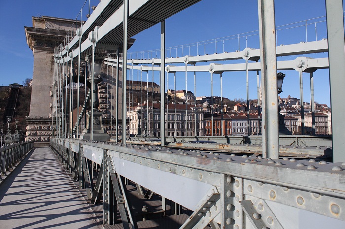 10 Chain Bridge