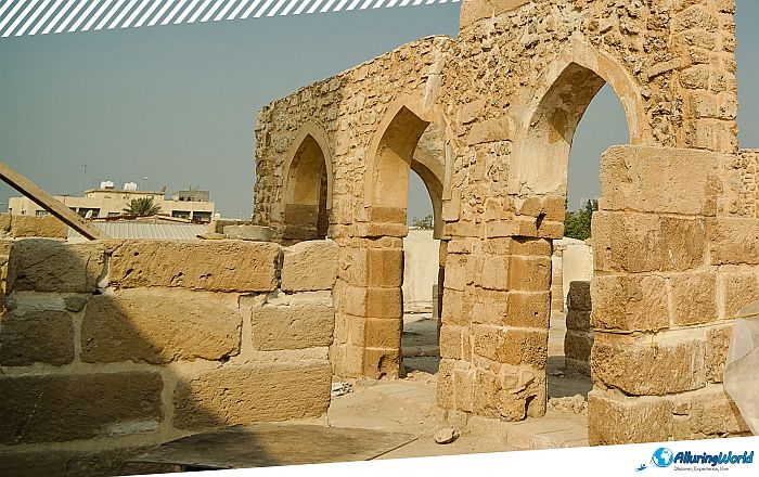 2 Khamis Mosque