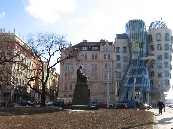 3 Dancing House