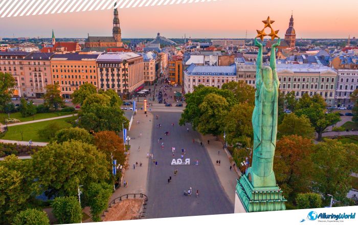3 Freedom Monument in Riga