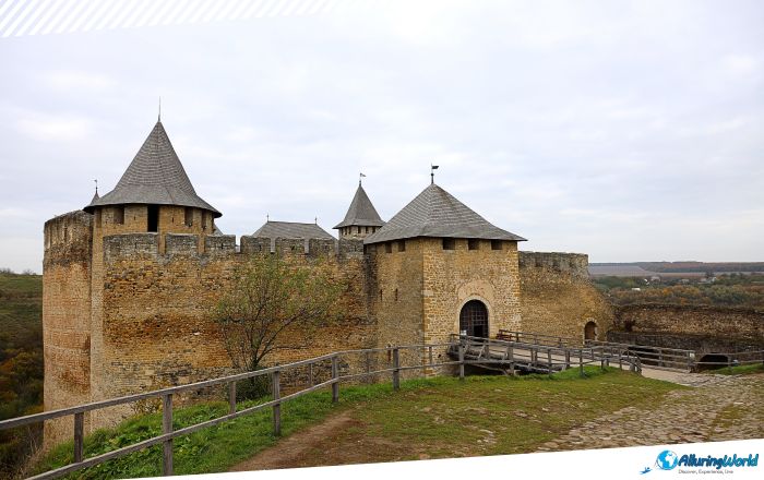 3 Khotyn Fortress