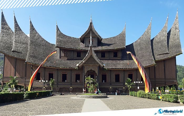 3 Pagaruyung Palace
