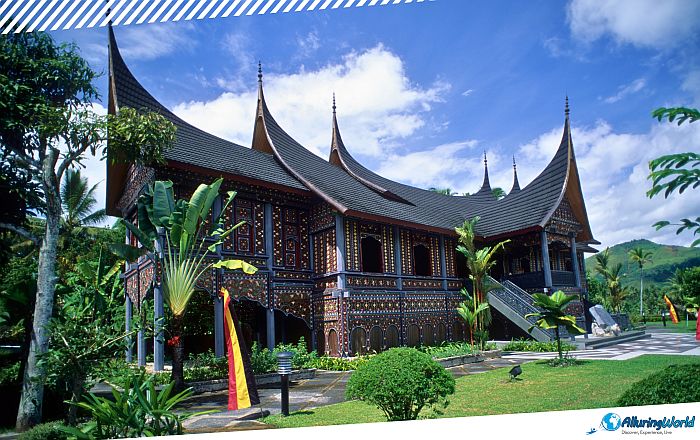 4 Pagaruyung Palace