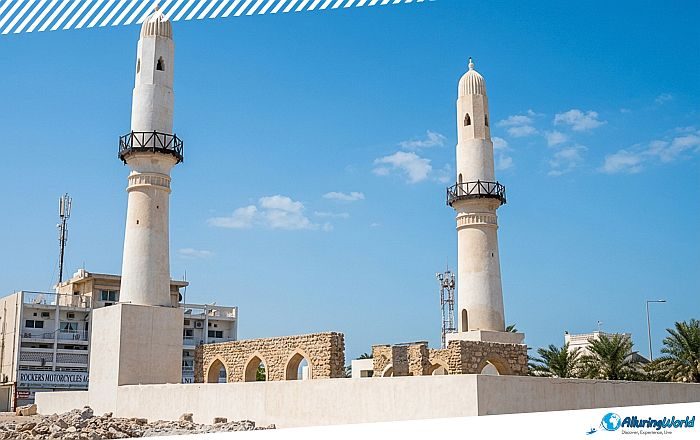 6 Khamis Mosque
