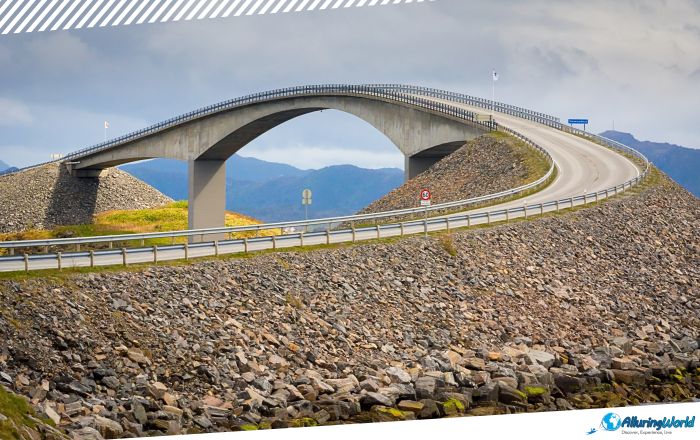 6 Storseisundet Bridge