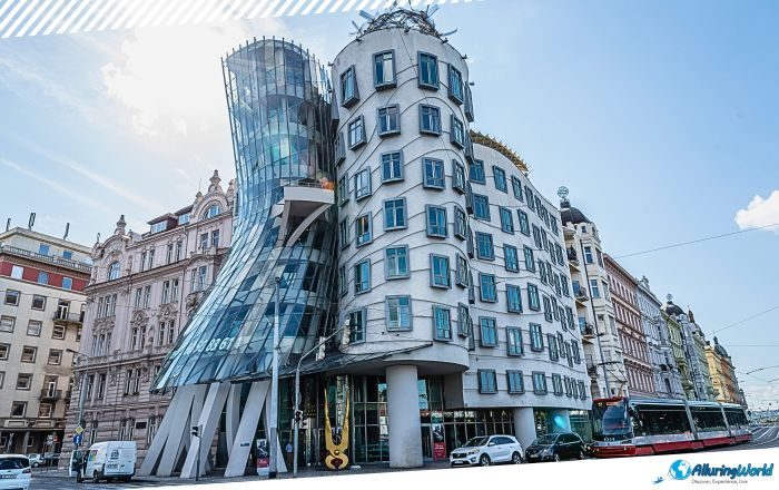 6 The Dancing House