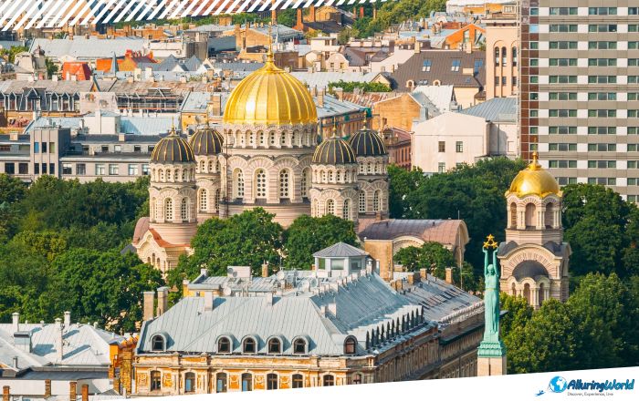 7 Freedom Monument in Riga