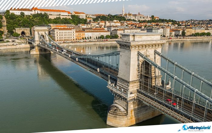 8 Chain (Széchenyi) Bridge