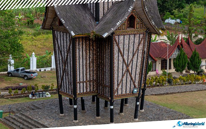 8 Pagaruyung Palace