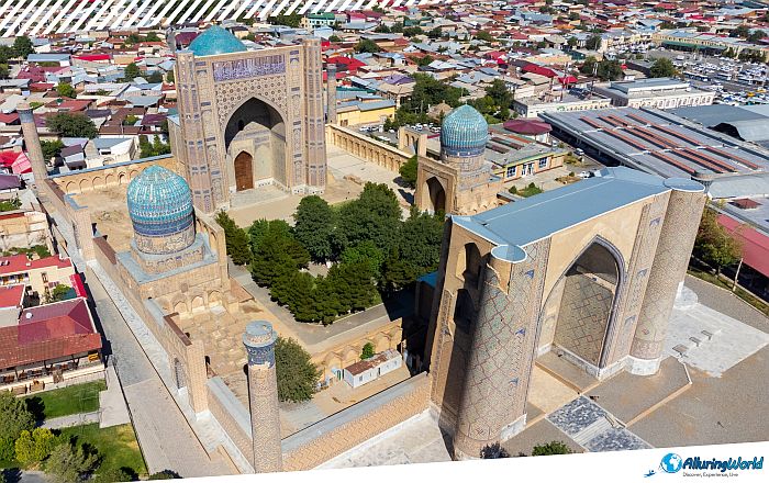 1 Bibi-Khanym Mosque