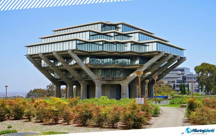 1 Geisel Library Building in San Diego