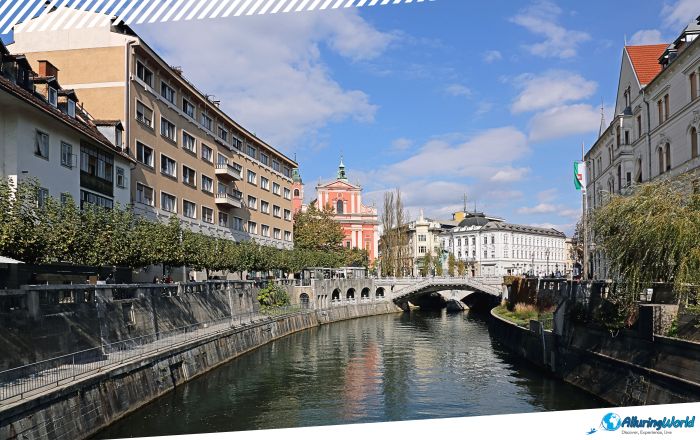 10 Triple Bridge in Ljubljana