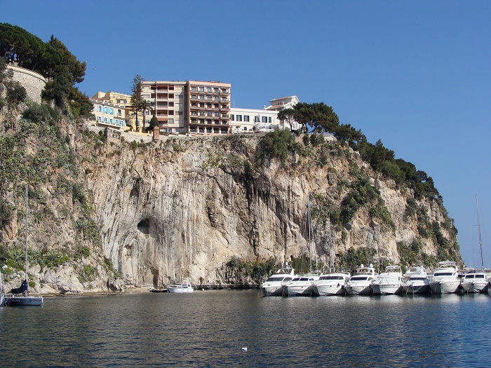 2 Fontvieille