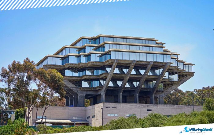 2 Geisel Library Building in San Diego