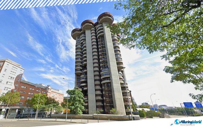 4 Torres Blancas in Madrid