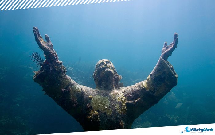 Jesus Calogero 海と船の風景 272/300 Christ of the Abyss | | Alluring World