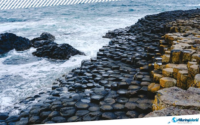 10 Giant's Causeway in Northern Ireland