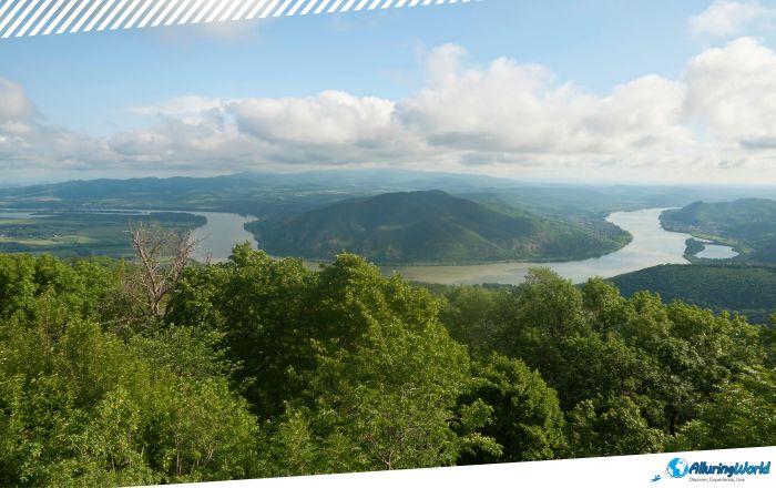 2 Danube Bend in Hungary