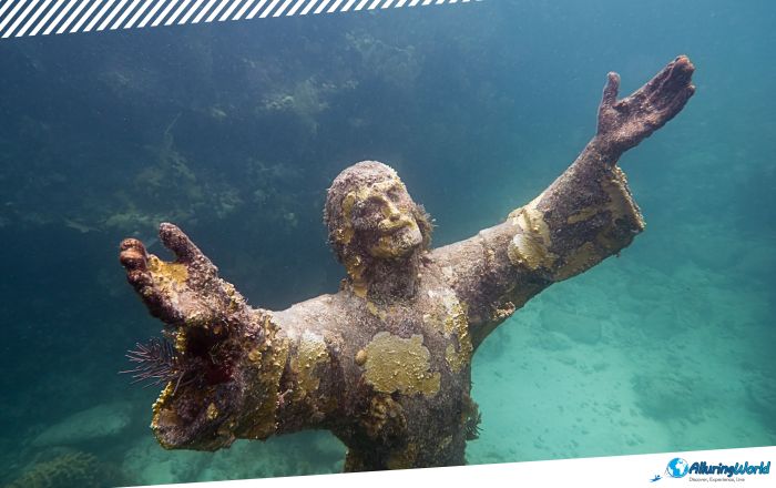 3 Christ of the Abyss in Italy