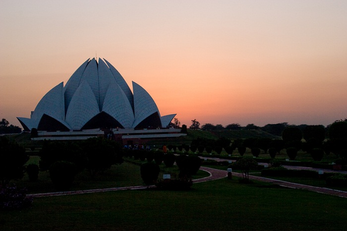 3 Lotus Bahai