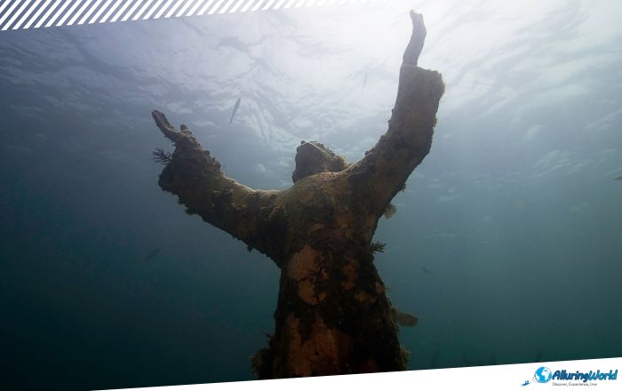 4 Christ of the Abyss in Italy
