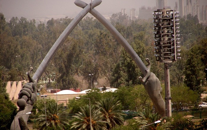 DVIDS - News - Soldiers re-up under Crossed Swords monument