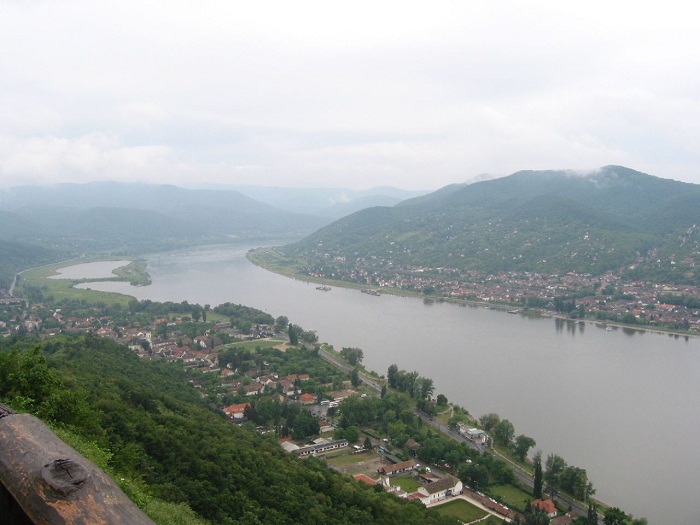 8 Danube Bend