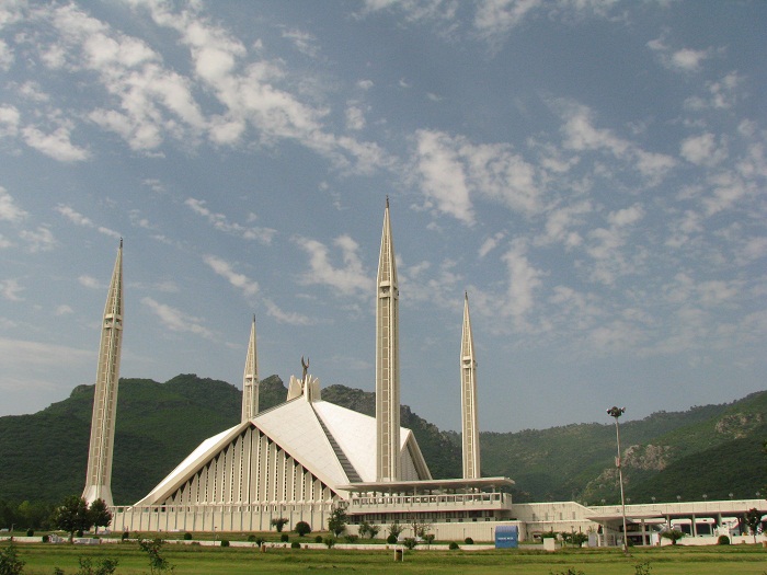 9 Faisal Mosque