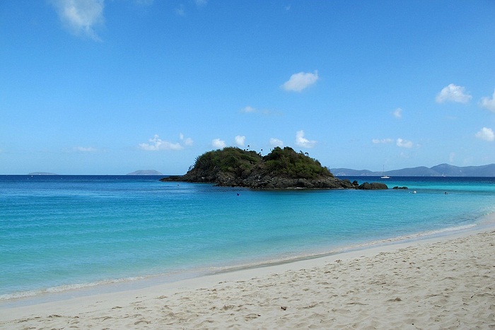 2 Trunk Bay