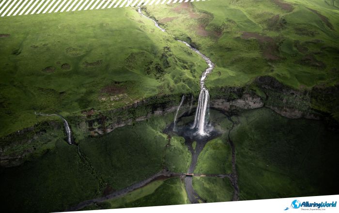 2 Seljalandsfoss Waterfall