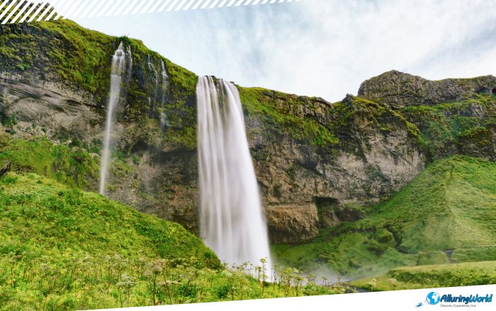 4 Seljalandsfoss Waterfall