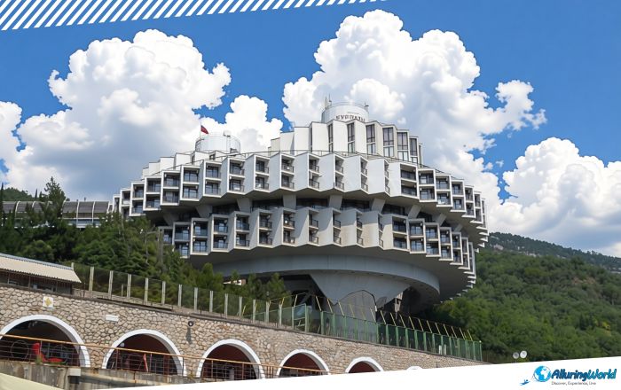 1 Druzhba Holiday Center