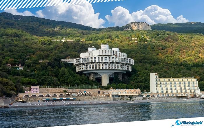 5 Druzhba Holiday Center