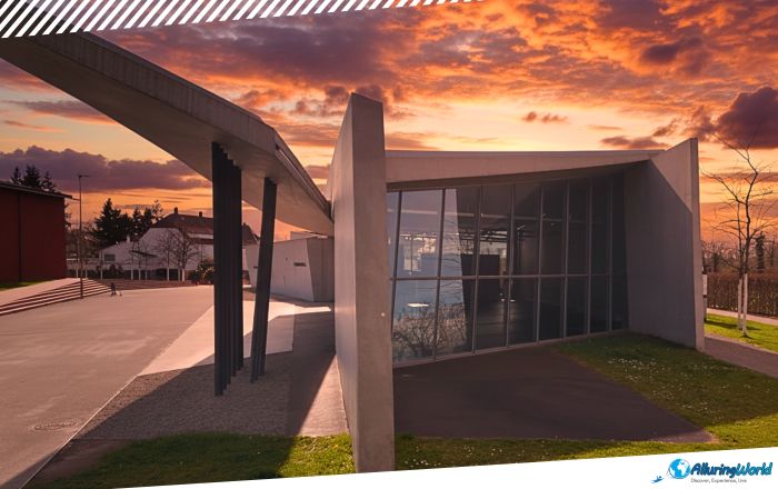 4 Vitra Fire Station