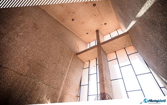 3 Chapel of the Holy Cross
