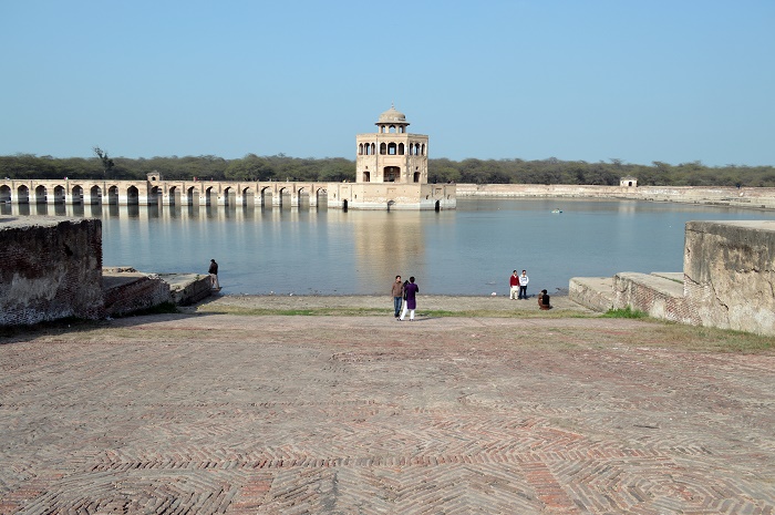 9 Hiran Minar