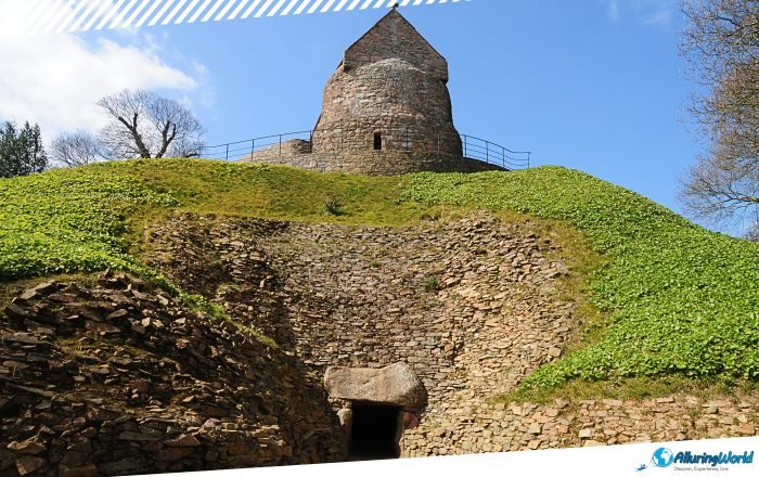 1 La Hougue Bie in Jersey