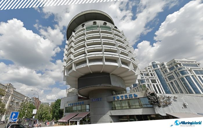 2 Hotel Salute in Kiev