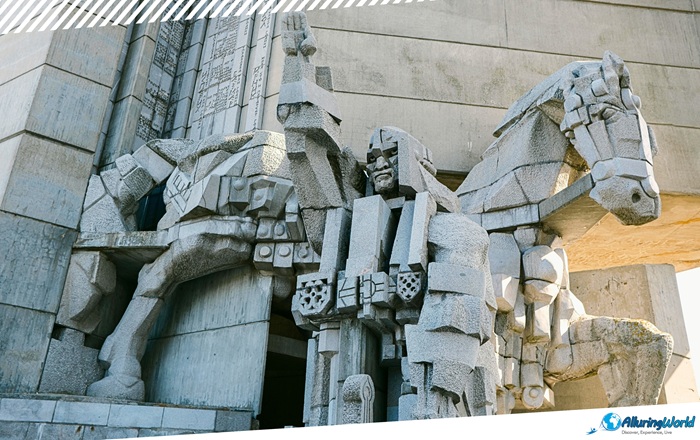 2 Monument to 1300 Years of Bulgaria